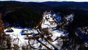 Ipolytarnóci Ősmaradványok bemutatóhely külső