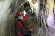 Kalandos barlangtúrák kiépítetlen barlangjainkban - Overallos rövid túra a Létrási-vizesbarlangban