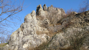 Náučný chodník Fiľakovo, vlaková stanica - Hajnáčka, vlak. zastávka