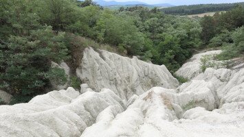The rhyolitic tuff of Kazár