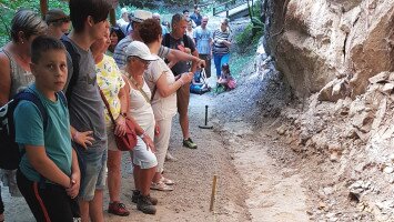 The theme tours of the Miocene Park are very popular